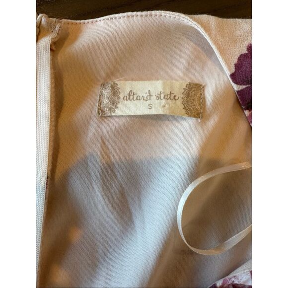 Altar’d State Cream Floral V-Neck Romper Small - Picture 6 of 6